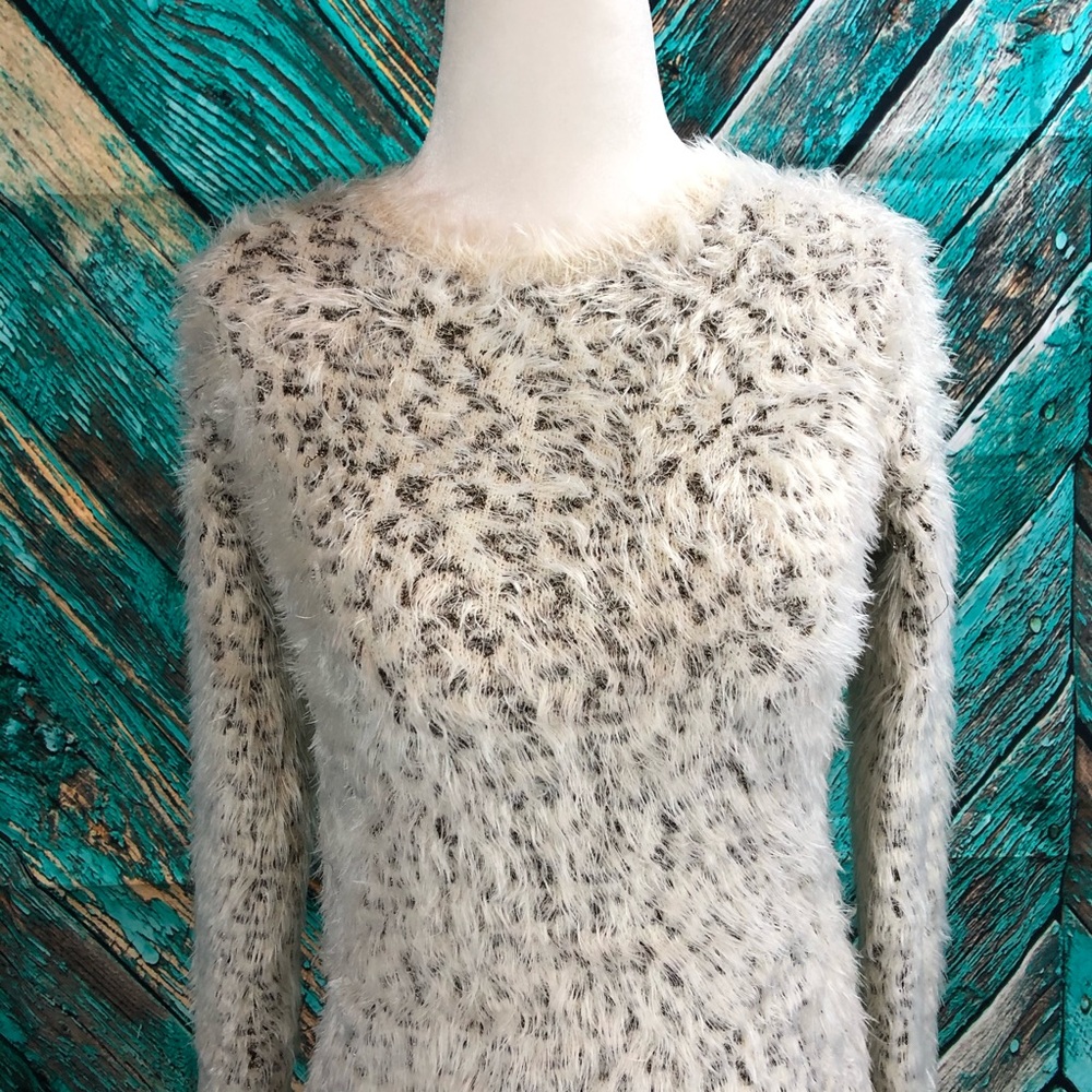 Copper Key Sweater - Picture 3 of 6